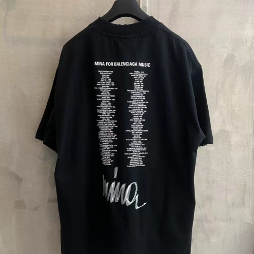 발렌시아가 의류